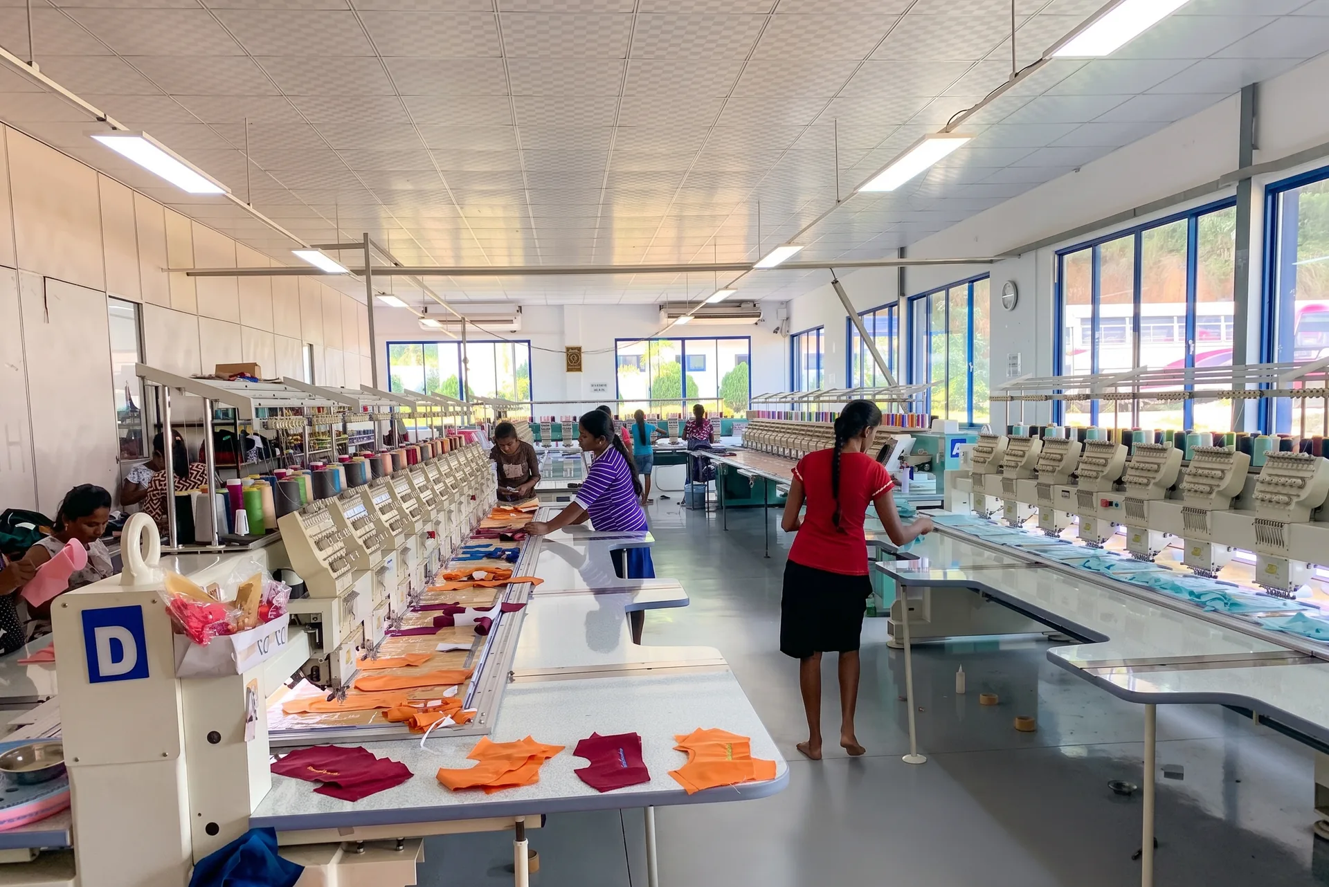 Multi-head embroidery machines